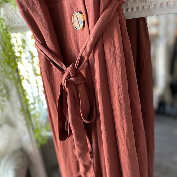 Flowy Wideleg Belted Sleeveless Jumpsuit 1X - Picture 7 of 9